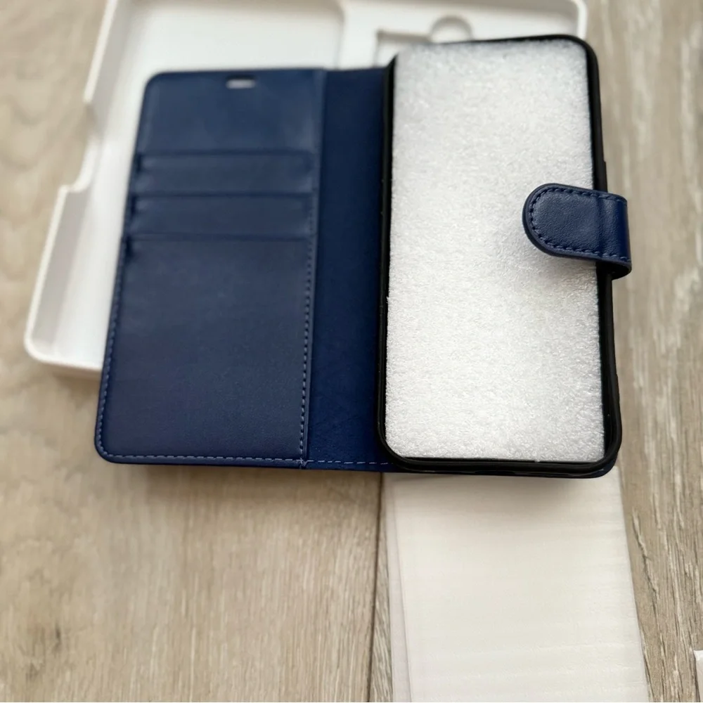 Blue Leather Phone Case iphone 14 pro